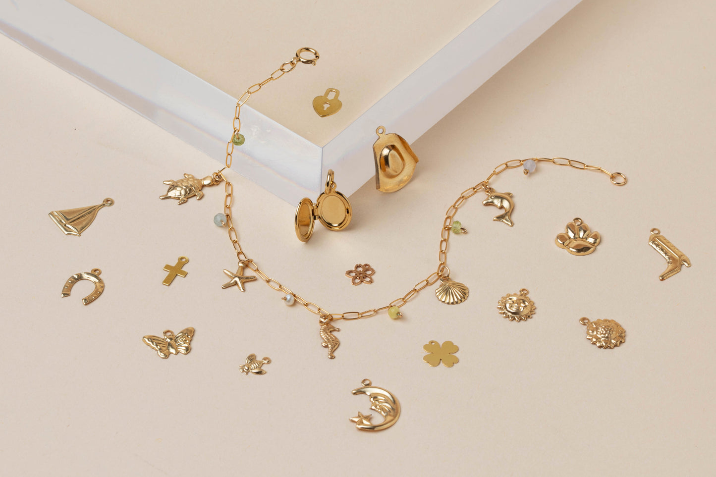 SEASHELL CHARM 14K GOLD FILLED