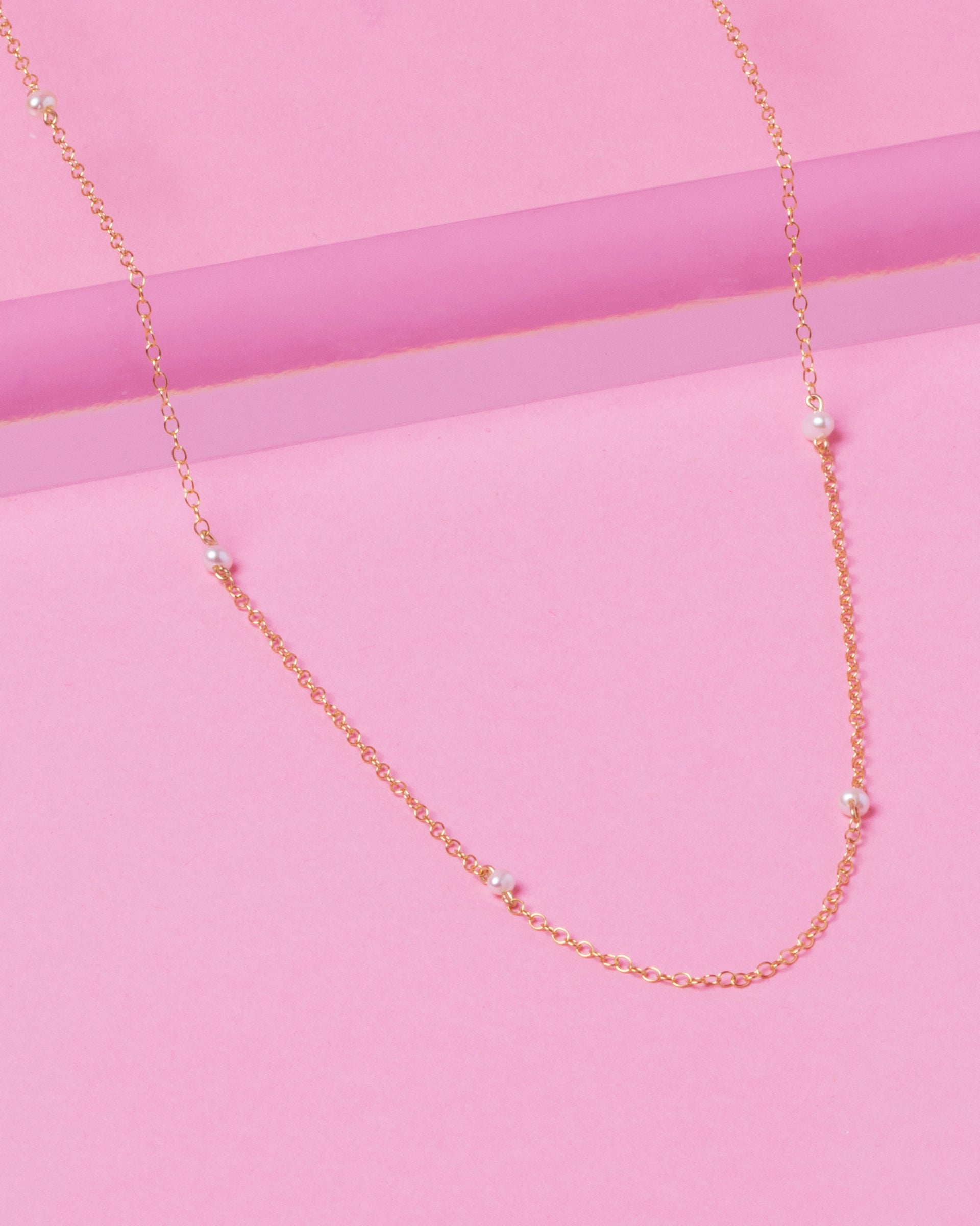 pearl and gold necklace